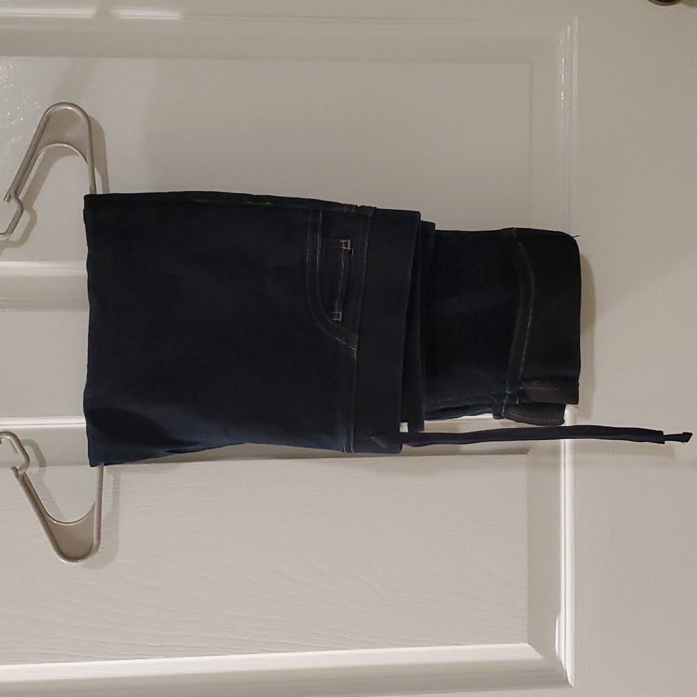 Women's cropped jean.